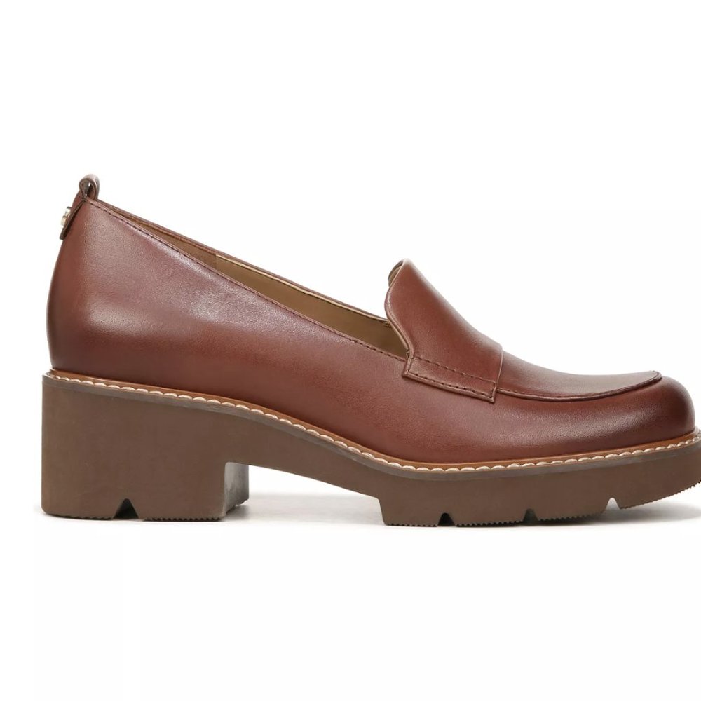 NATURALIZER Darry Lug Sole Loafers - Picture 10 of 11